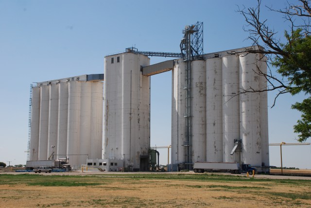 The scale house at Monument, Kan., above, is almost identical to the one at Lodgepole, Neb.