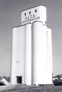 The finished elevator. Photo from the Neil A. Lieb Archive. 